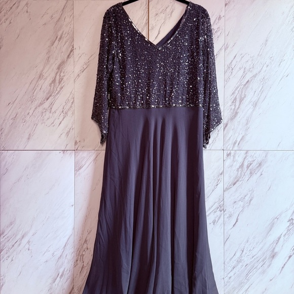 J Kara Beaded Special Occasion Gown Dress SZ 12P - Picture 8 of 10